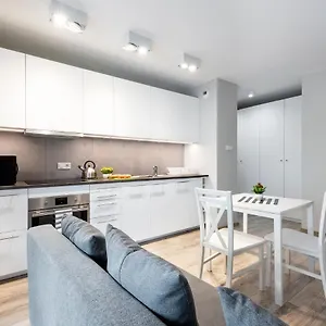 https://warsaw-aparts-wita-stwosza.warsawhotelspoland.com